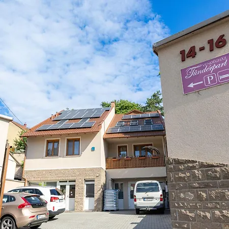 Tuenderpart Vendeghaz Eğri