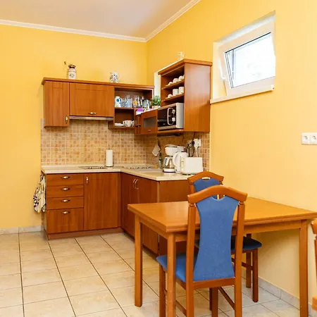 Tuenderpart Vendeghaz Eğri