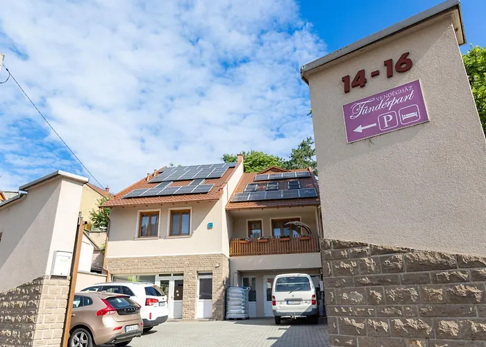 Tuenderpart Vendeghaz Eğri