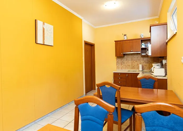 Tuenderpart Vendeghaz Konukevi 3*