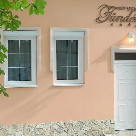 Tuenderpart Vendeghaz