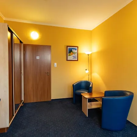 Tuenderpart Vendeghaz Penzion Eger