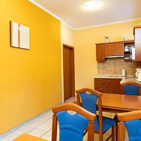 Tuenderpart Vendeghaz Penzion 3*
